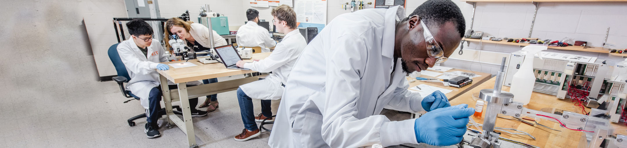 students work in a lab