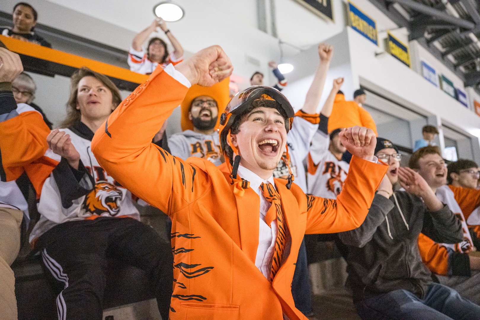 rit cet student at hockey game