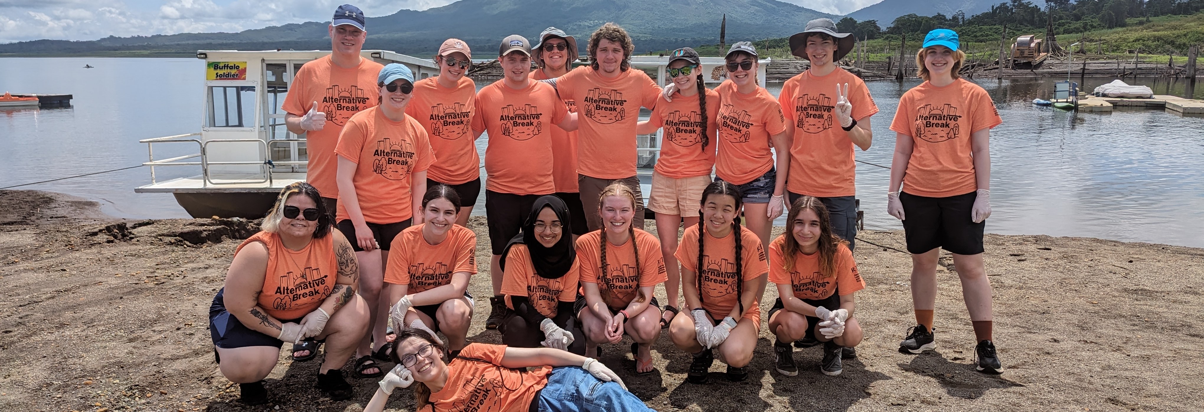 Costa Rica AB students cleaning up a beach