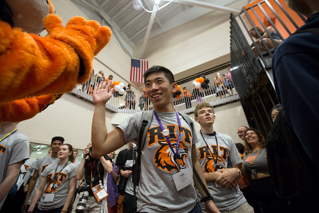 Newest RIT students urged to get involved, pursue their dreams and