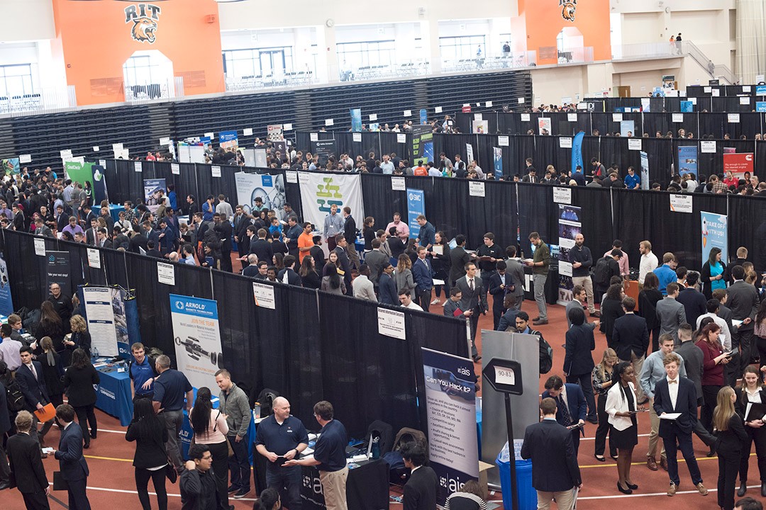 Thousands of RIT students to attend Fall Career Fair for coops and